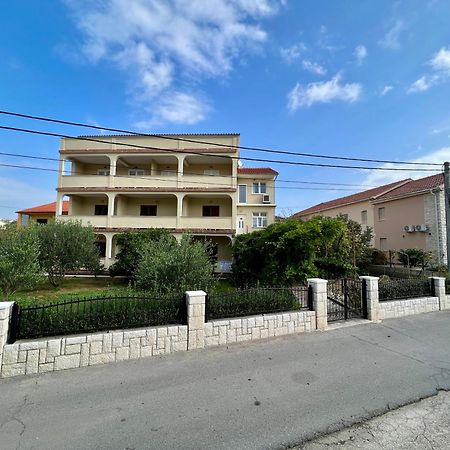 Apartments Piculjan Лопар Екстериор снимка