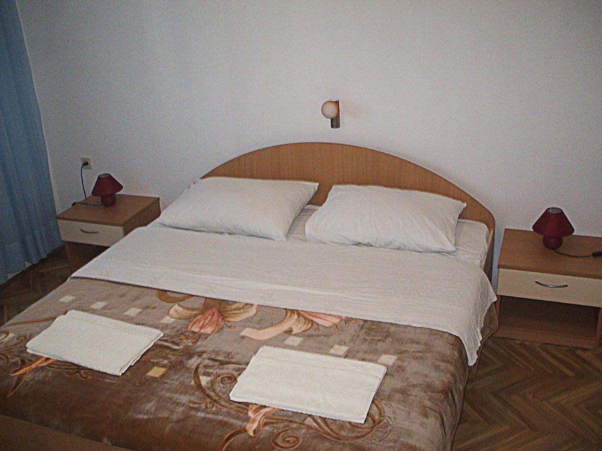 Apartments Piculjan Лопар Екстериор снимка