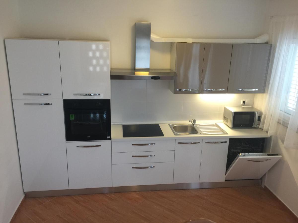 Apartments Piculjan Лопар Екстериор снимка