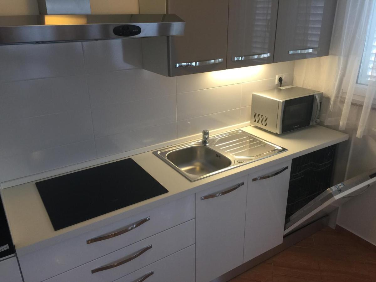 Apartments Piculjan Лопар Екстериор снимка