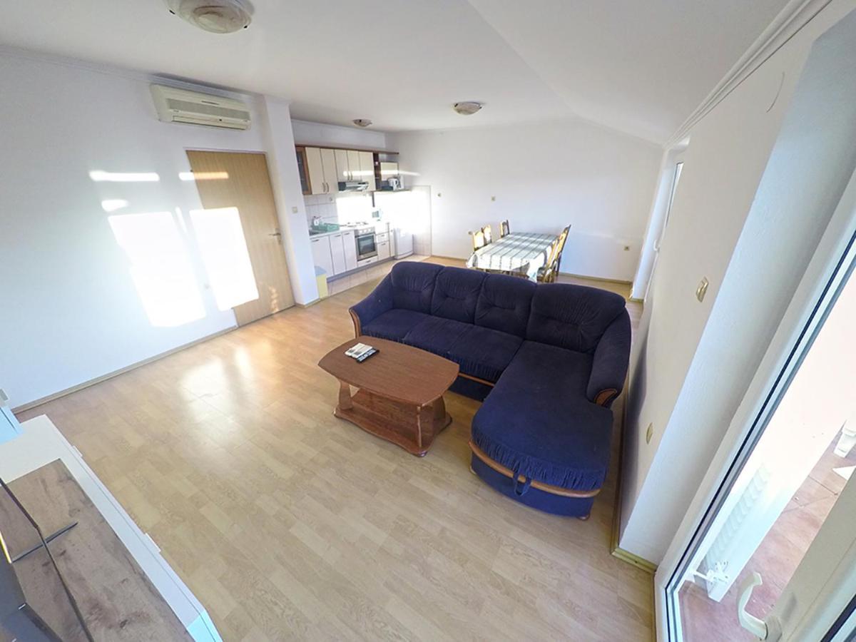 Apartments Piculjan Лопар Екстериор снимка