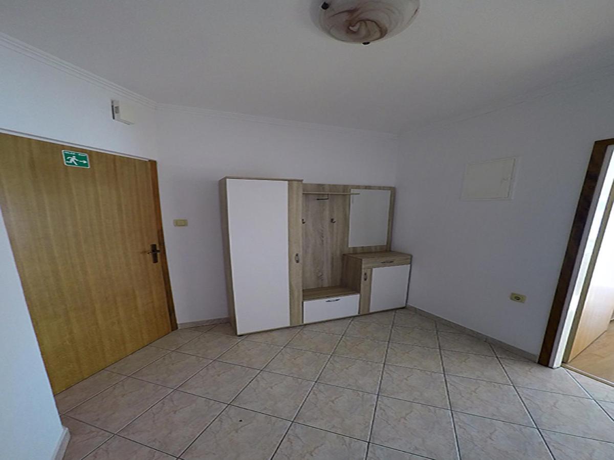 Apartments Piculjan Лопар Екстериор снимка