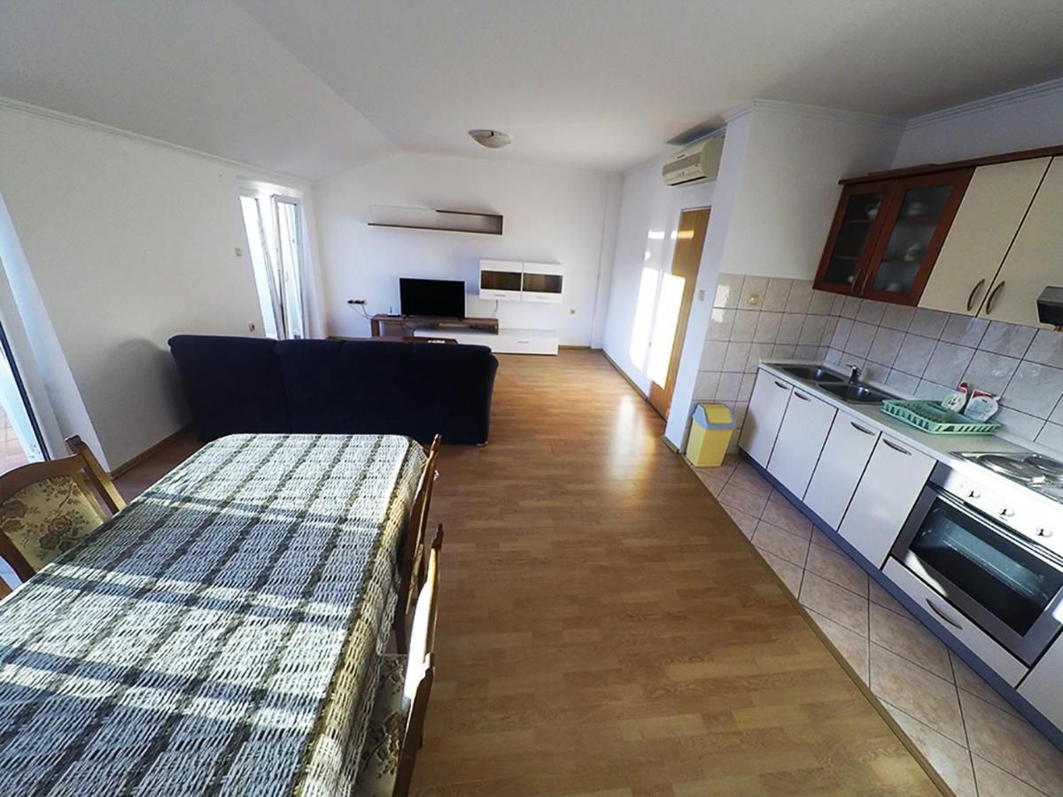 Apartments Piculjan Лопар Екстериор снимка