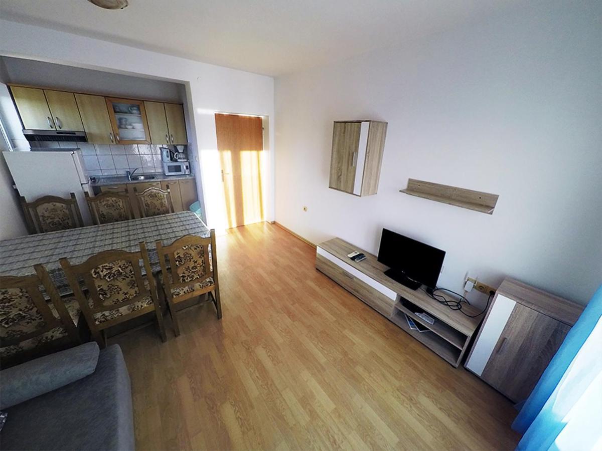 Apartments Piculjan Лопар Екстериор снимка