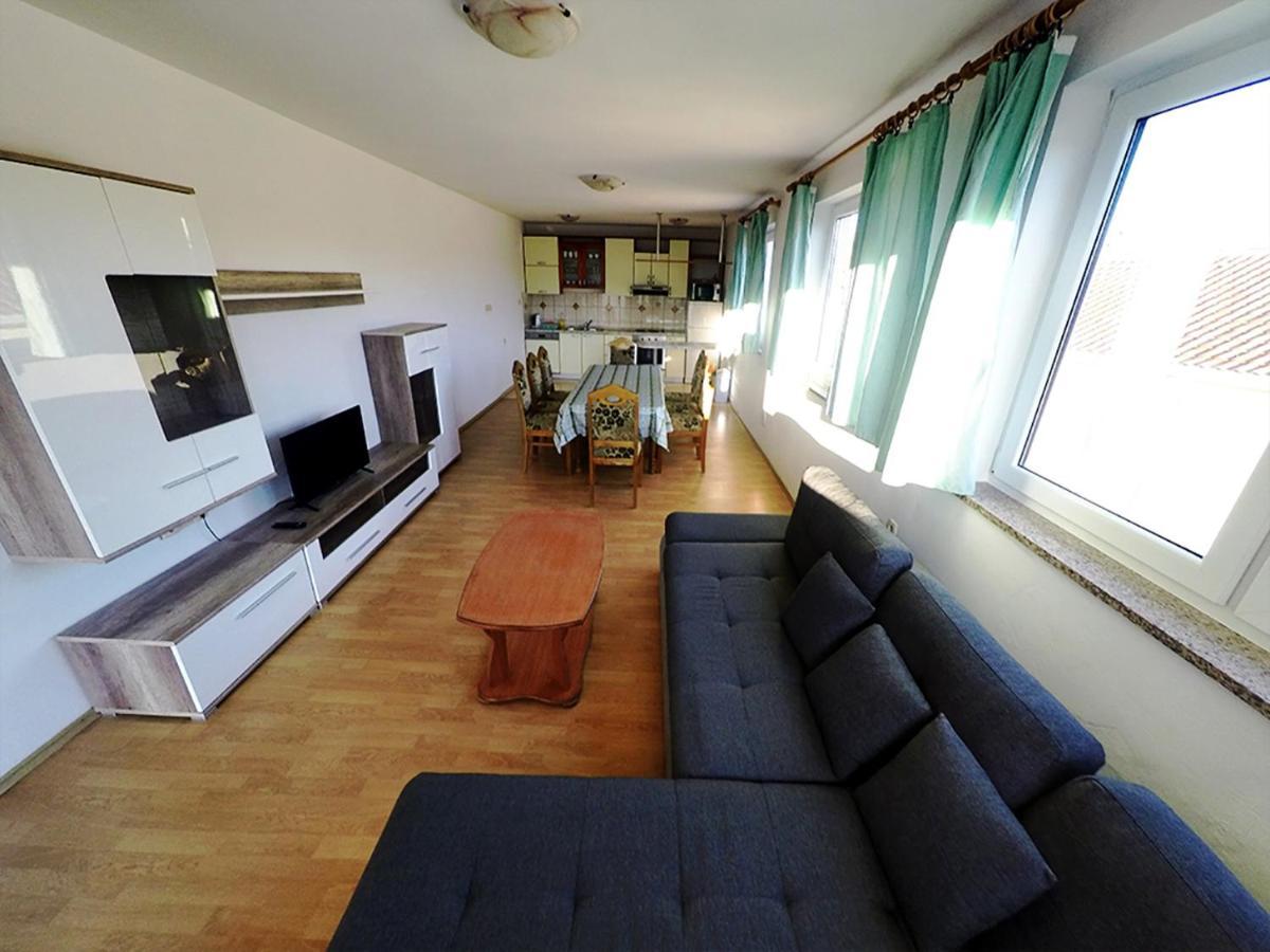 Apartments Piculjan Лопар Екстериор снимка