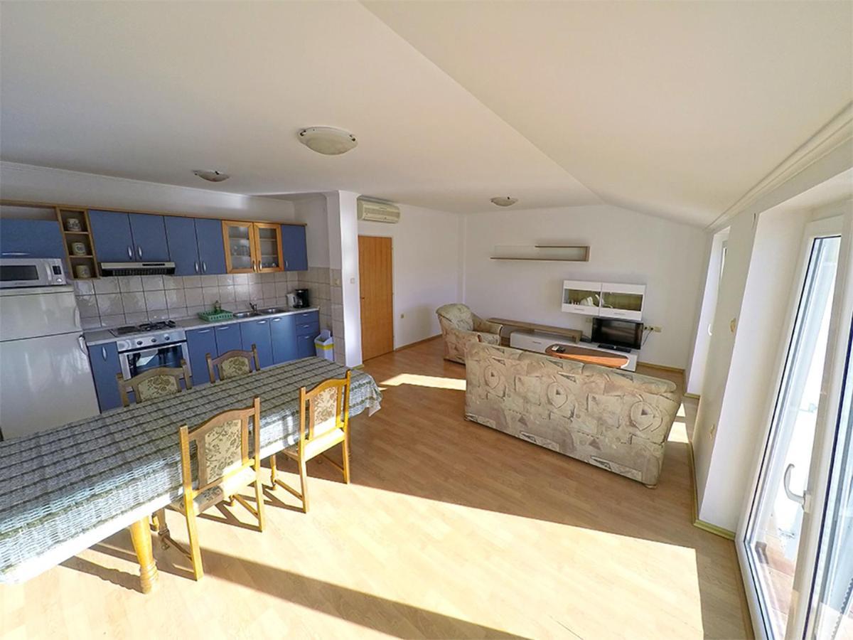 Apartments Piculjan Лопар Екстериор снимка