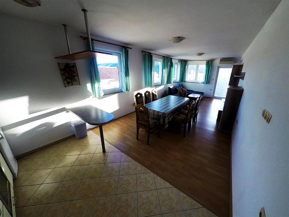 Apartments Piculjan Лопар Екстериор снимка