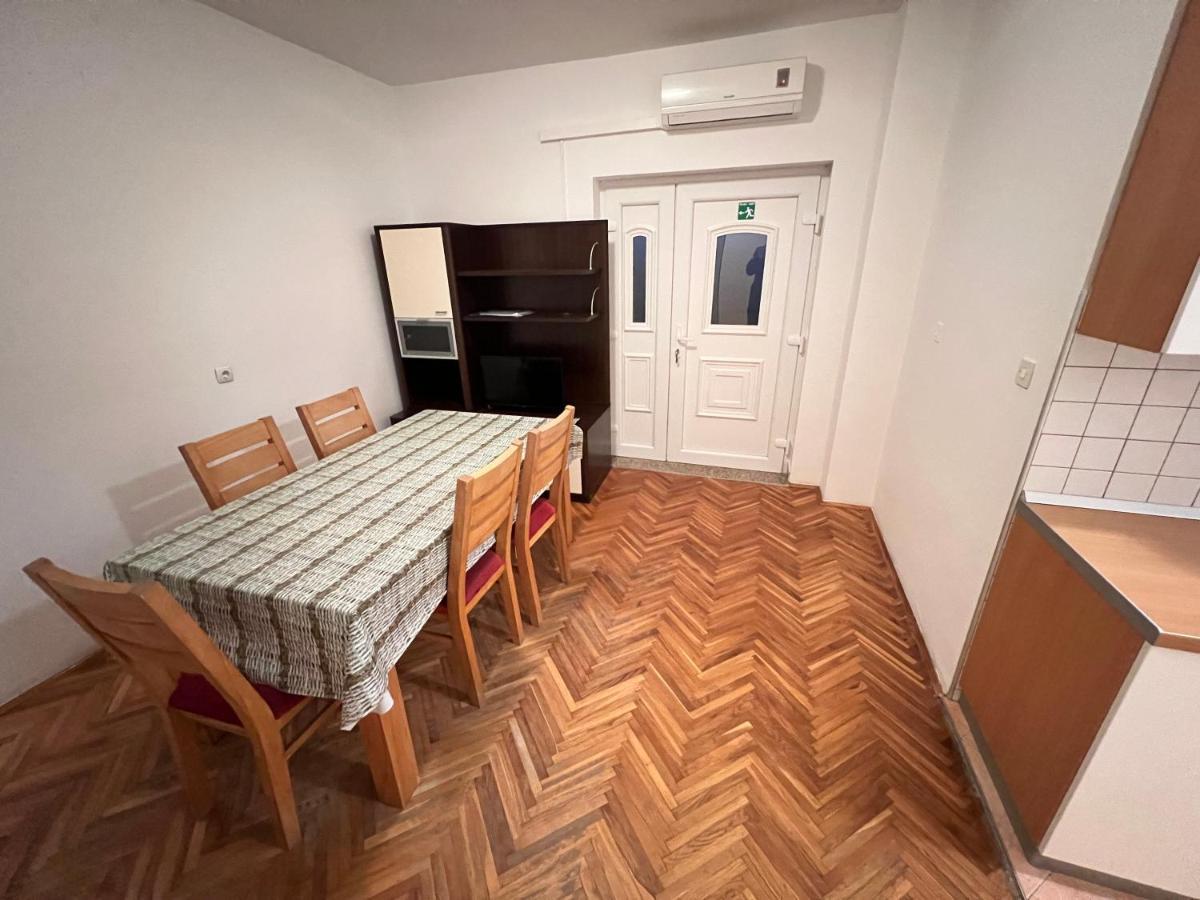 Apartments Piculjan Лопар Екстериор снимка
