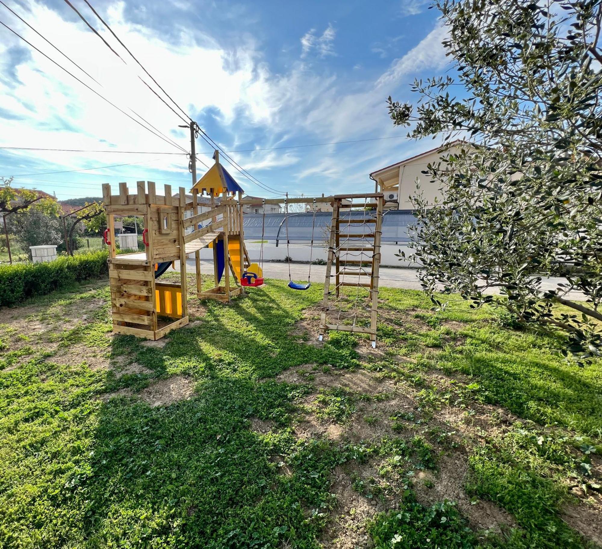 Apartments Piculjan Лопар Екстериор снимка