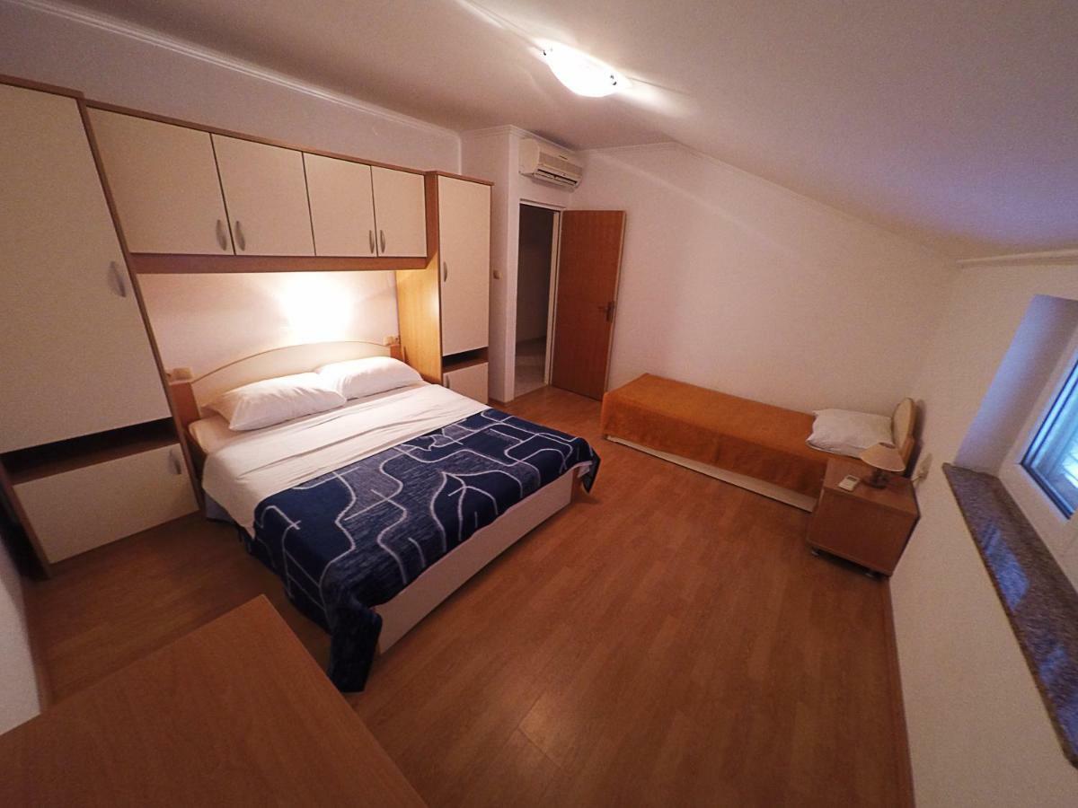 Apartments Piculjan Лопар Екстериор снимка