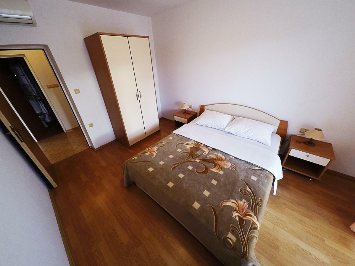 Apartments Piculjan Лопар Екстериор снимка