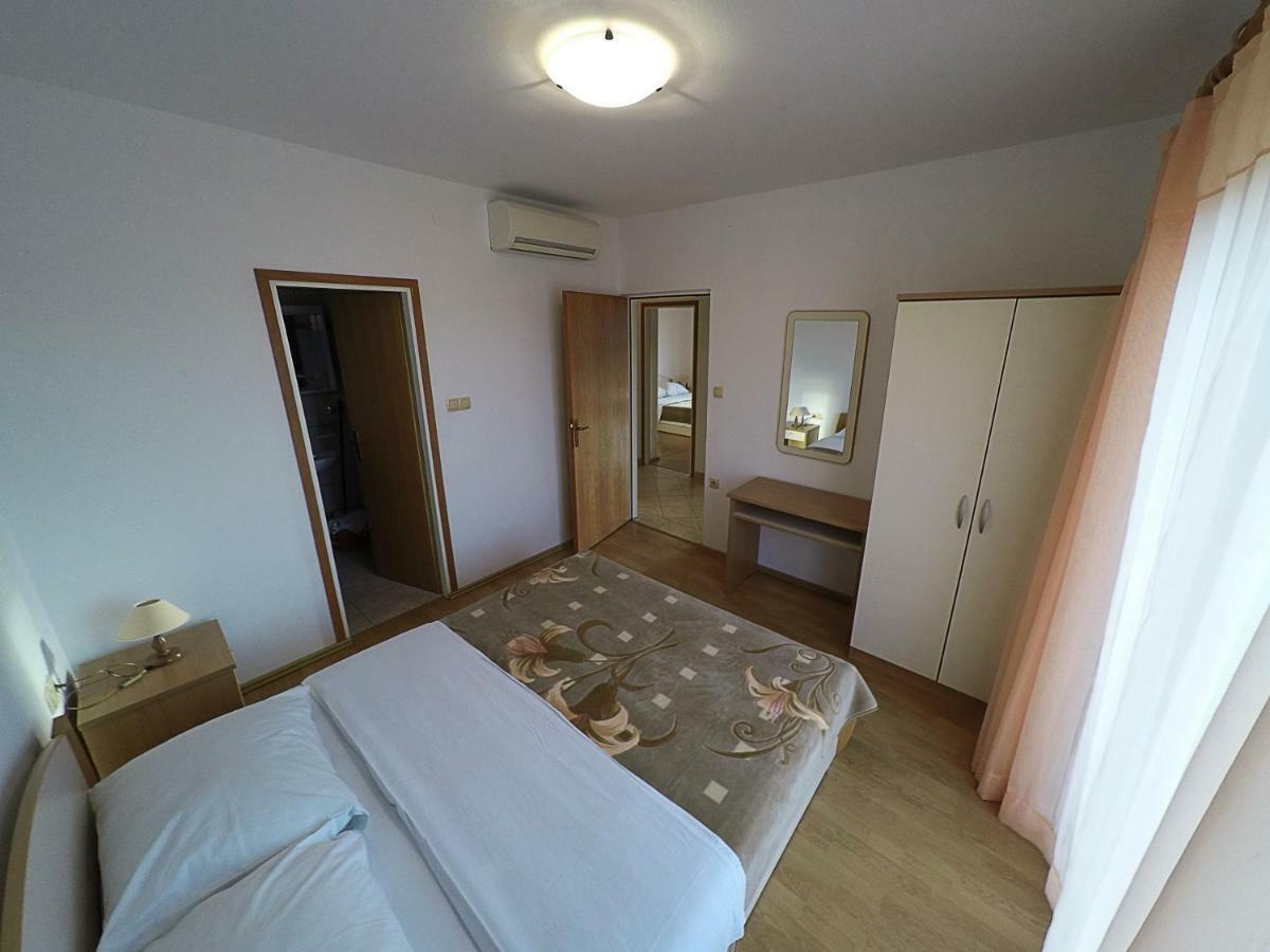 Apartments Piculjan Лопар Екстериор снимка