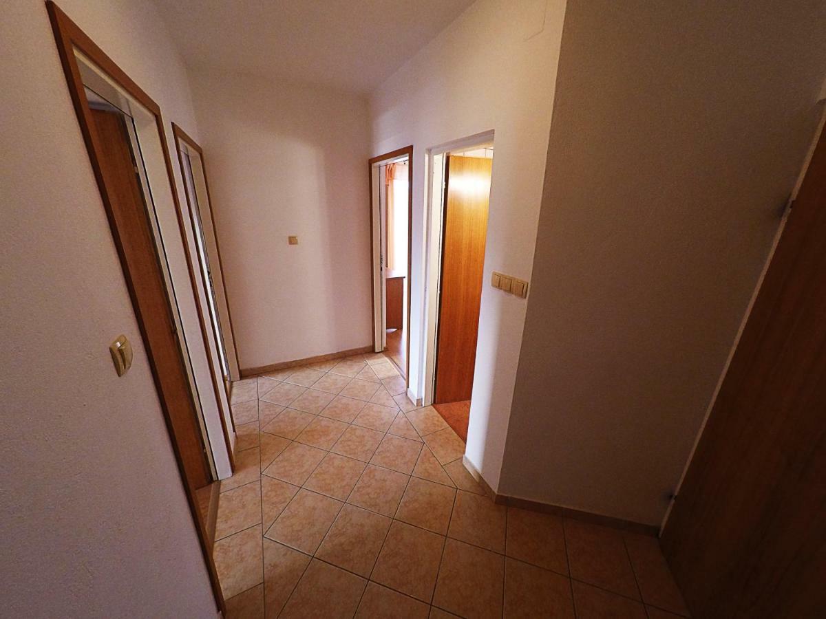 Apartments Piculjan Лопар Екстериор снимка