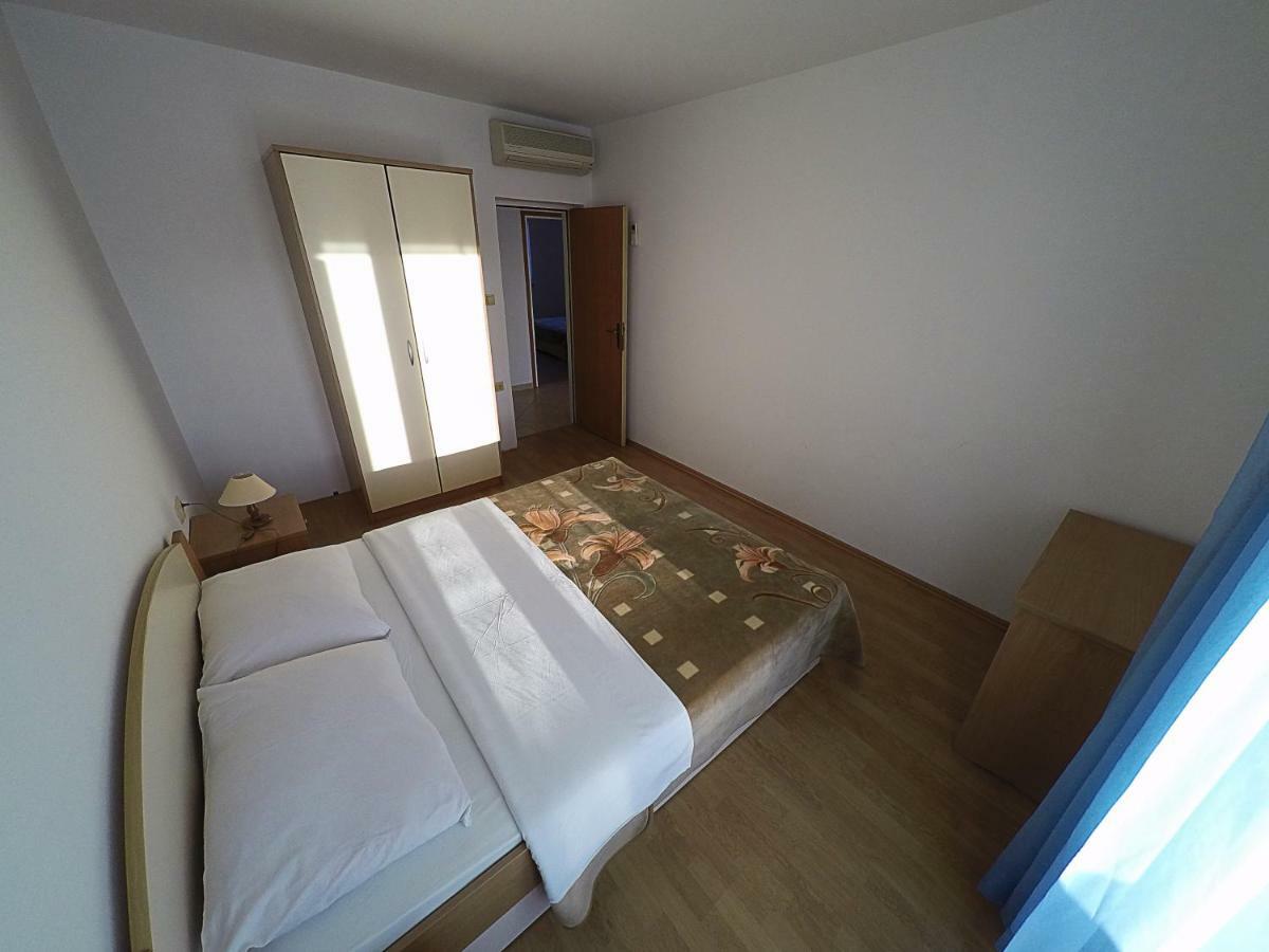 Apartments Piculjan Лопар Екстериор снимка