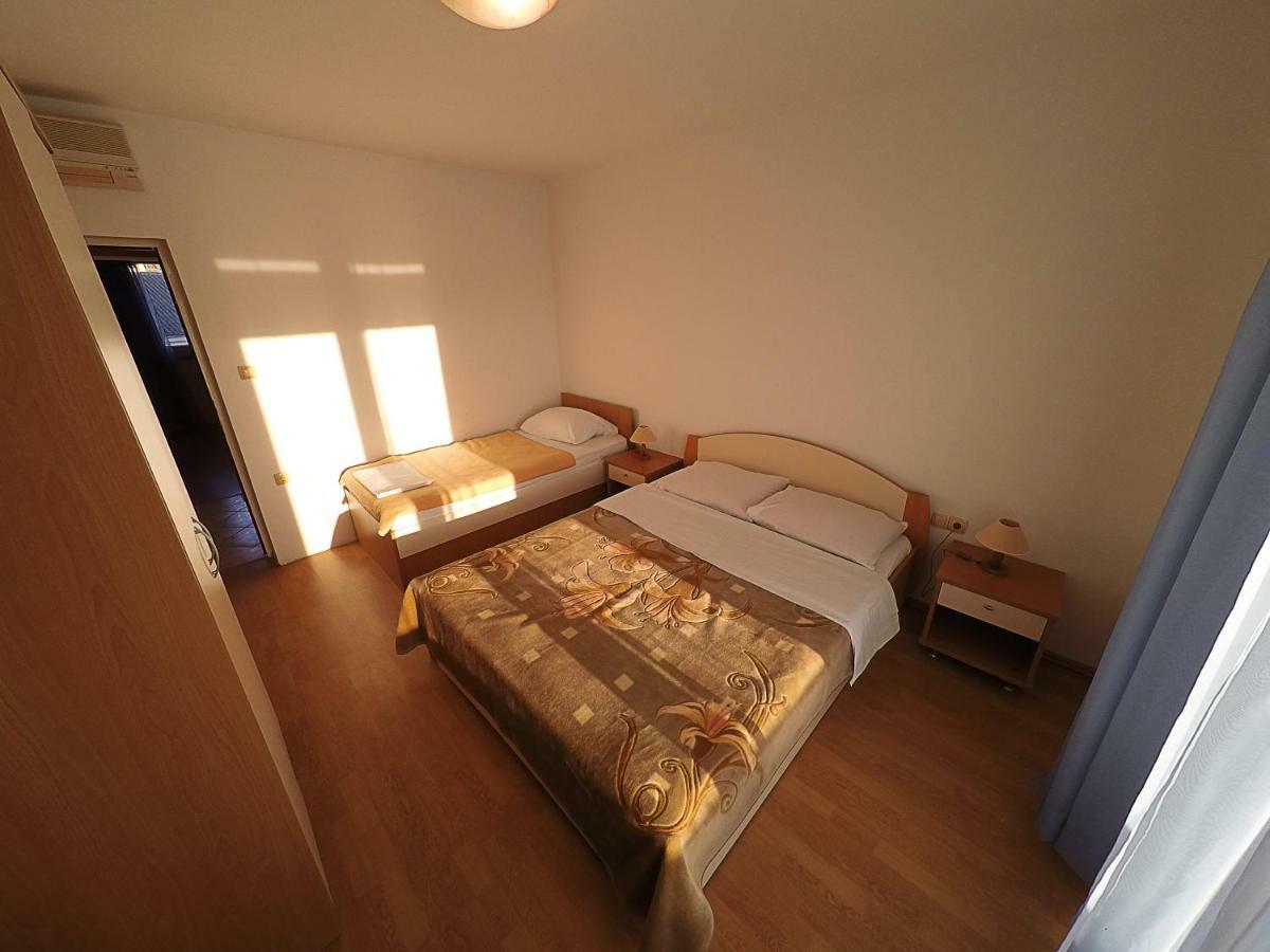 Apartments Piculjan Лопар Екстериор снимка