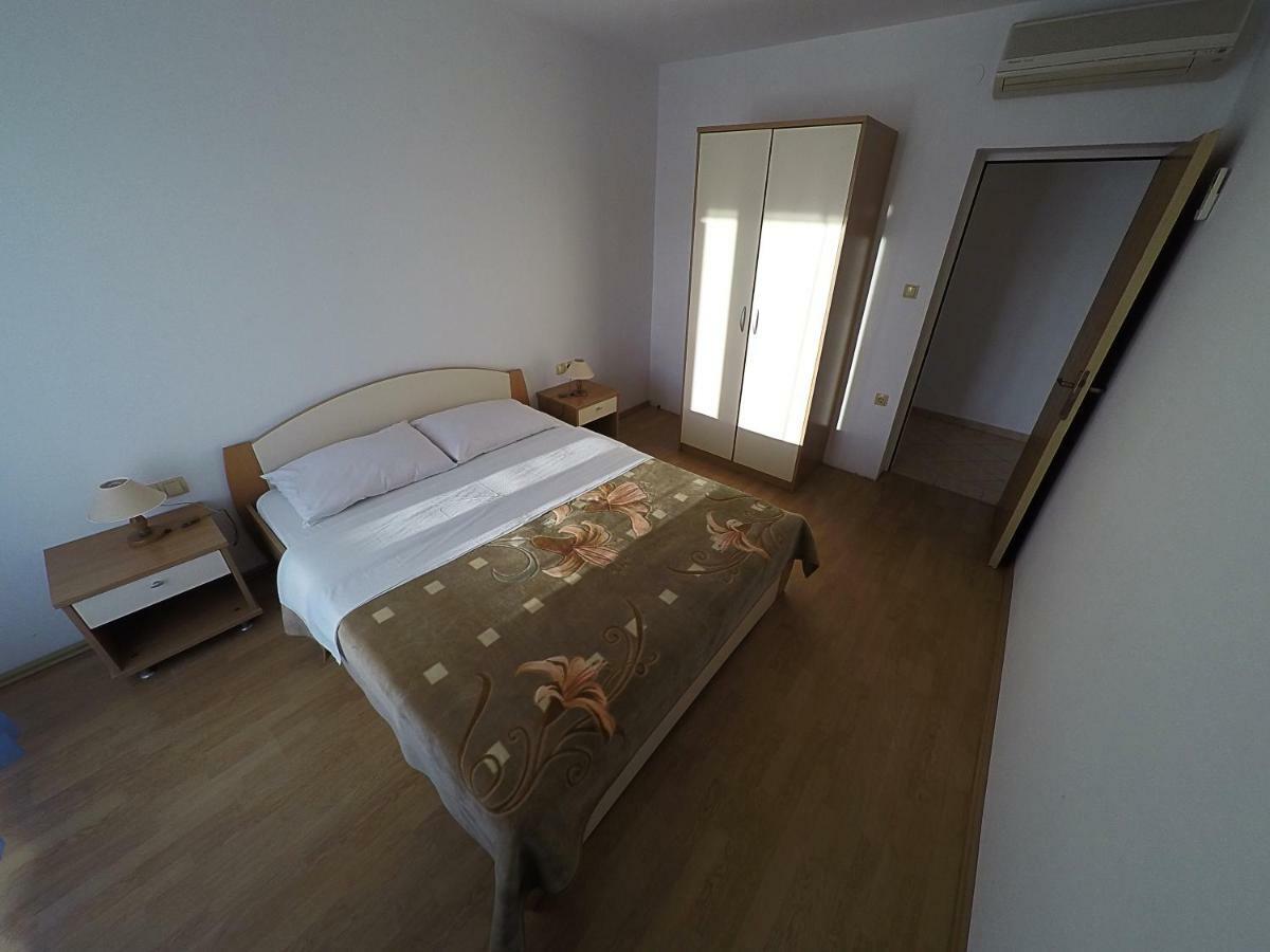 Apartments Piculjan Лопар Екстериор снимка