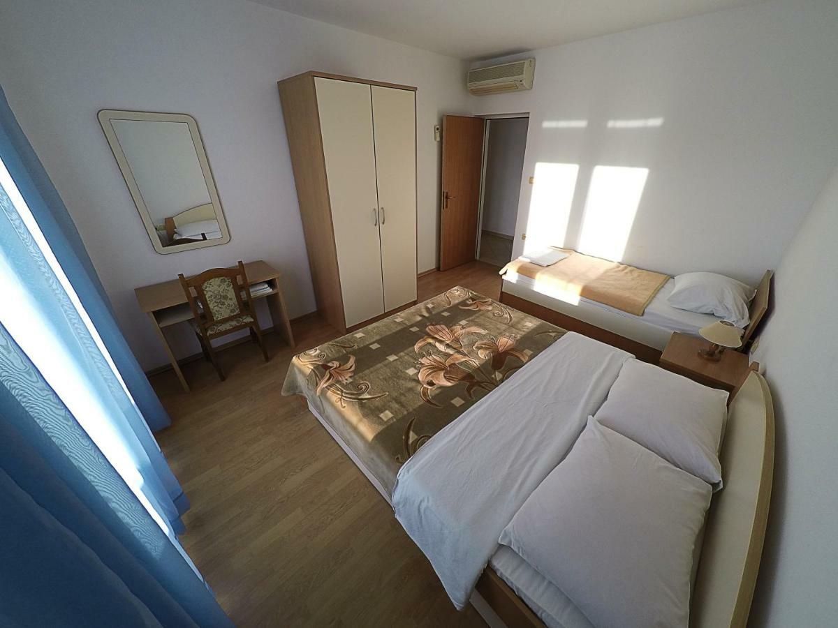 Apartments Piculjan Лопар Екстериор снимка